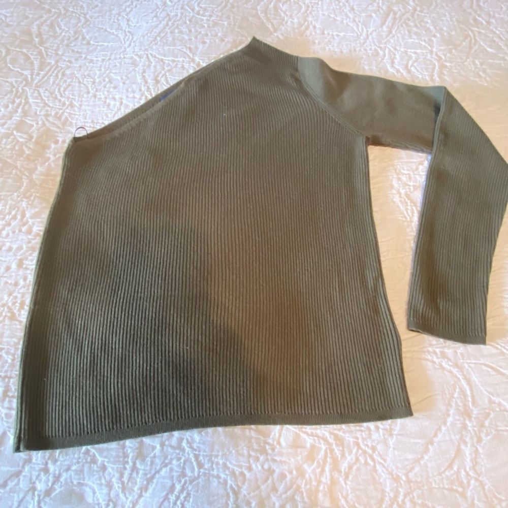 Polo Ralph Lauren
Ribbed One Shoulder Merino
Wool Sweater